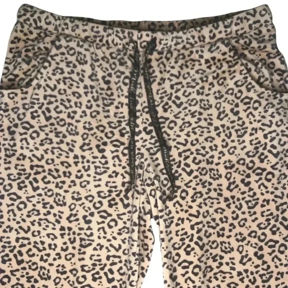 Muk Luk’s Leopard Print Super Soft Lounge Pants - Picture 3 of 6